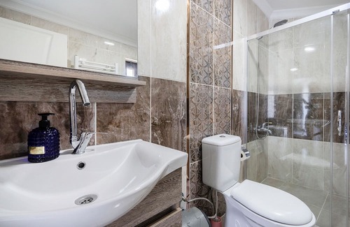 Osmangazi Appartement | Duplex Flat w Nature View Balcony and AC in Bursa