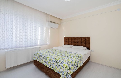 Osmangazi Appartement | Spacious Flat w Balcony Near Metro in Osmangazi
