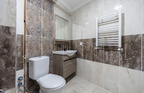 Osmangazi Appartement | Spacious Flat w Balcony Near Metro in Osmangazi