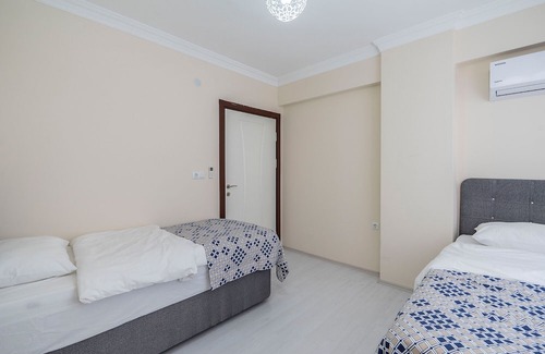Osmangazi Appartement | Spacious Flat w Balcony Near Metro in Osmangazi