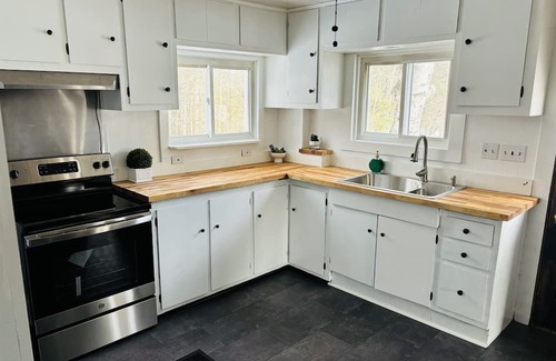 Cavendish Maison | New England Cape - 10 Minutes from Okemo