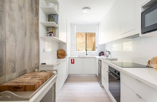 Lane Cove Appartement | Chic 2-Bed Haven With Alfresco Area in Lane Cove