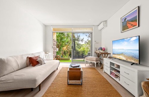 Lane Cove Appartement | Chic 2-Bed Haven With Alfresco Area in Lane Cove