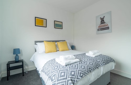 Bailleston Maison | Snug Modern Home in Eastern Glasgow