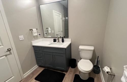 King of Prussia Appartement | Stunning Modern Large Guest Suite
