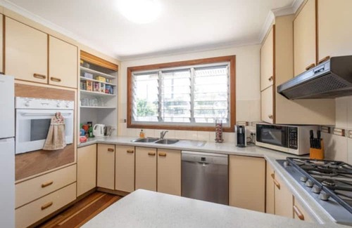 Walkervale Maison | Your House at Southside Central, Big home, Pet friendly, close to everything!