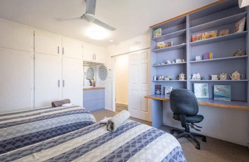 Walkervale Maison | Your House at Southside Central, Big home, Pet friendly, close to everything!