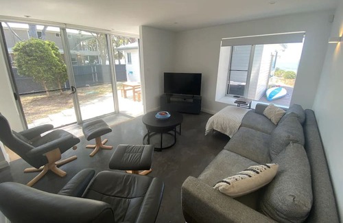 Salamander Bay Maison | Absolute Waterfront Beach House Foreshore Bliss on Salamander Bay