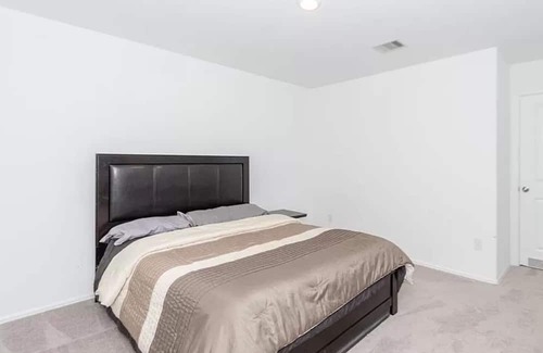 Iowa Colony Maison | A place of rest, spacious and comfortable