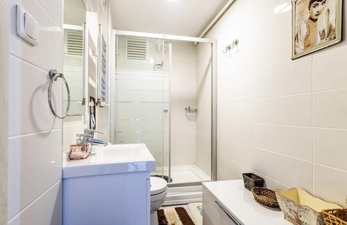 Moda Appartement | Magnificent Flat with Sea View in Kadikoy