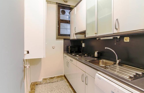 Bebek Appartement | Modern Flat with Sea View in Bebek