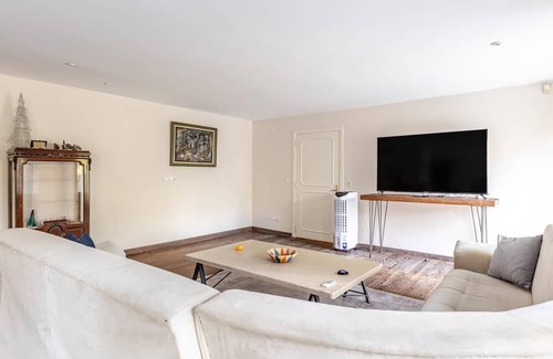 Arnavutkoy Appartement | Flat with Garden 10 min to Bebek Shore