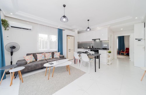 Altnkum Mahallesi Appartement | Cozy Flat w Garden 5 min to Beach in Antalya