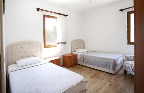 Palamutbuku Appartement | House w Balcony and Garden 1 min to Beach in Datca