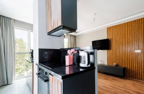 Yakuplu Appartement | Chic, Modern Flat Near Torium Mall in Beylikduzu