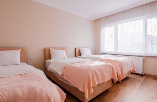 Osmangazi Appartement | Sleek Flat with Balcony in Bursa