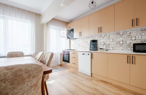 Osmangazi Appartement | Sleek Flat with Balcony in Bursa