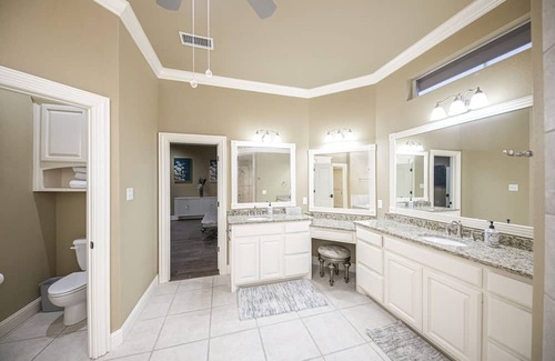 Midland Maison | Right At Home-Midland Chateau with sequestered loft and Billiards