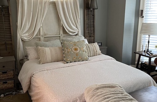 Darlington Autre | Old World Charm that will sleep 6