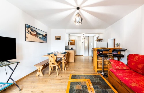 Queige Appartement | Apartment 'Gite Place Du Lavoir' with Mountain View and Wi-Fi