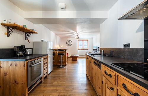 Queige Appartement | Apartment 'Gite Place Du Lavoir' with Mountain View and Wi-Fi
