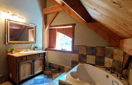 Havelock Chalet De Ski | Magnifique Chalet en Pleine Nature, Sans Voisin à Moins de 1h de Montréal