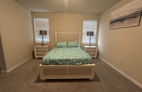 Hood Maison | Cheerful 3BR home in a nice quiet family community
