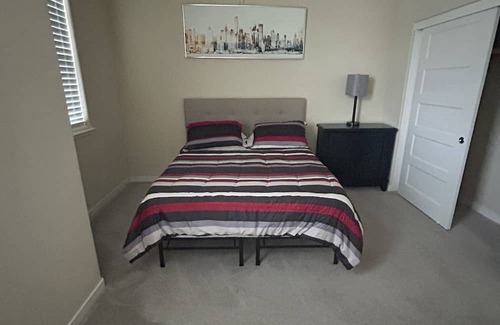 Hood Maison | Cheerful 3BR home in a nice quiet family community