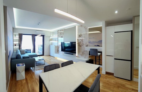 Centar Appartement | Diamond Residences 10th fl. Lux Apt. w/ City view and Free Parking