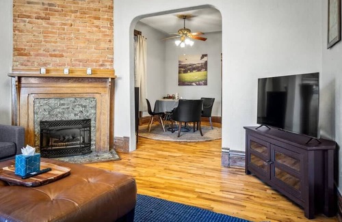 Whittier Maison | Victorian Escape, 3BR/2BA 30+Day, Whittier