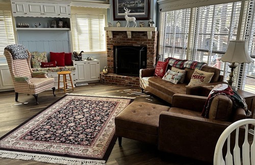 Pine Mountain Chalet De Ski | Inviting Lakeview Chalet, Amenities,Near Callaway