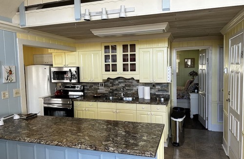 Pine Mountain Chalet De Ski | Inviting Lakeview Chalet, Amenities,Near Callaway