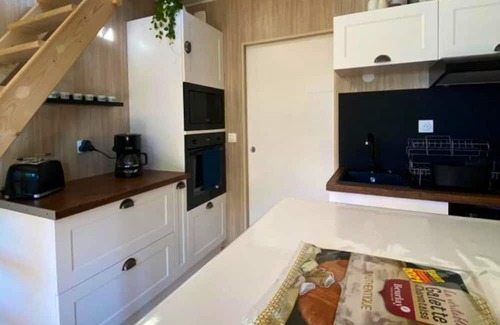 Plassay Maison | Homerez - House for 4 ppl. with jacuzzi, garden, terrace and balcony at Plassay