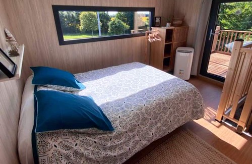 Plassay Maison | Homerez - House for 4 ppl. with jacuzzi, garden, terrace and balcony at Plassay