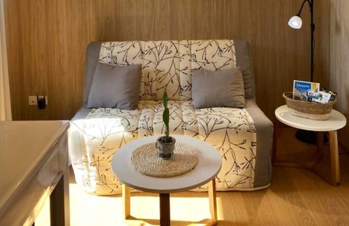 Plassay Maison | Homerez - House for 4 ppl. with jacuzzi, garden, terrace and balcony at Plassay