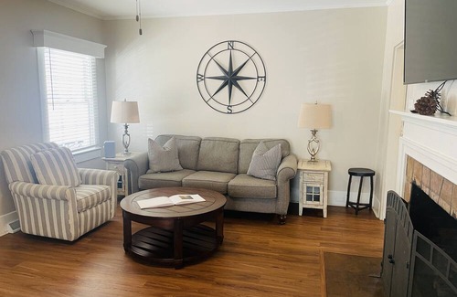 Clemmons Maison | Escape to serenity at our distinctive retreat, nestled behind the Excelsior at the Manor House