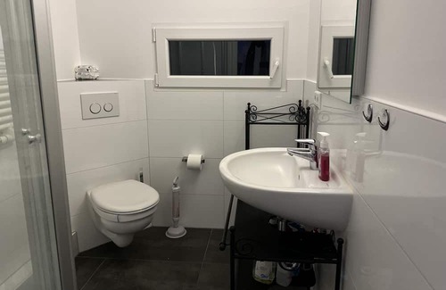 Sossenheim Appartement | 2-Zimmer Wohnung mit Gym + Office