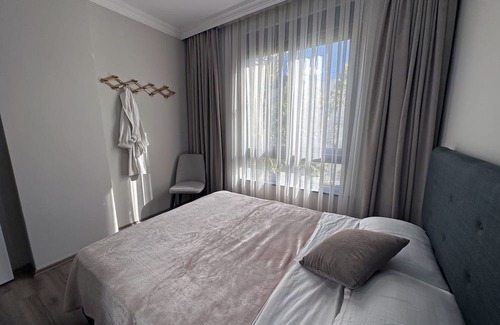 Gazipasa Appartement | Hillside Luxury: Modern 1-BR, 10-Min Walk to Gazipasa Center & Beach