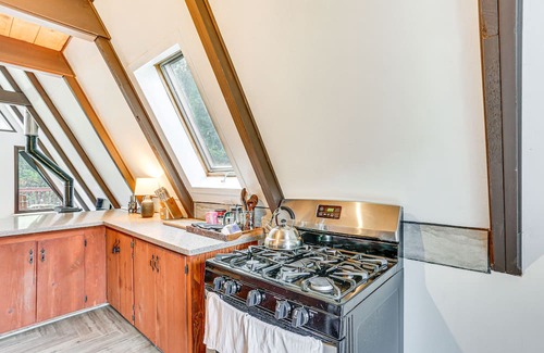 Trinity Village Cabine | Secluded Village Gem w/ Deck, Trinity River Access