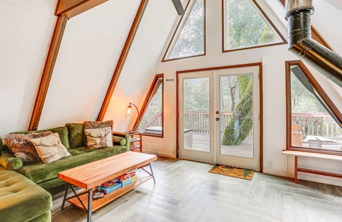 Trinity Village Cabine | Secluded Village Gem w/ Deck, Trinity River Access
