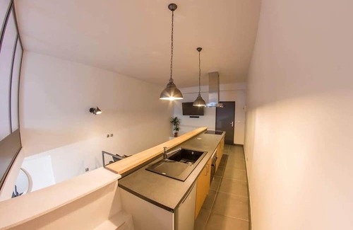 Serin Appartement | Joli loft atypique - Métro Valmy