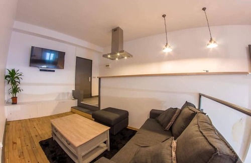 Serin Appartement | Joli loft atypique - Métro Valmy