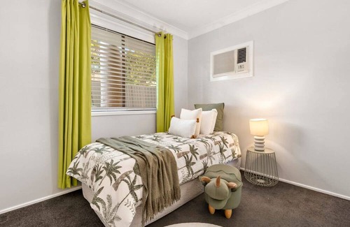 Elermore Vale Maison | Aries Abode - 3 Bedroom Newcastle Boutique Accomodation