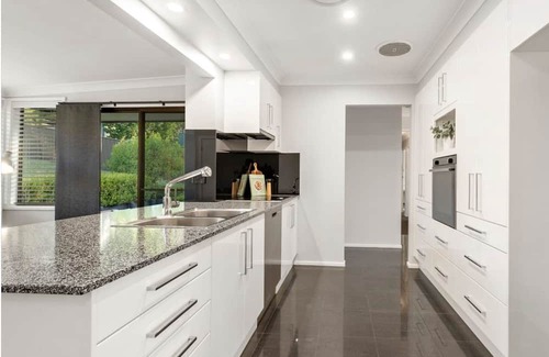 Elermore Vale Maison | Aries Abode - 3 Bedroom Newcastle Boutique Accomodation