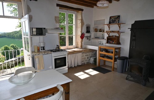 Champallement Maison | Romantisch Ruim 2 Persoons Vakantiehuis met Panoramisch Uitzicht!