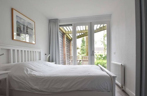 Kollum Maison | Modern holiday home with garden