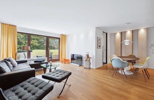 Boeblingen Appartement | Artistic 2BR Apartment "TULIP" I Netflix I Parking I Home office I Balcony