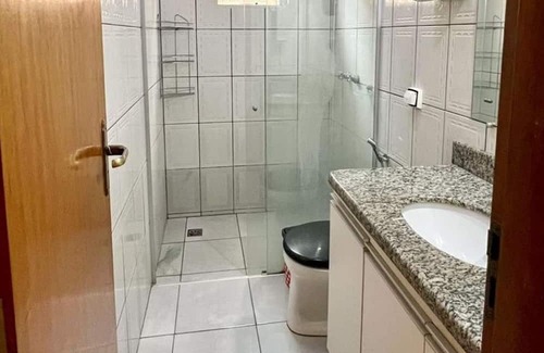 Granada Maison | Casa Confortável , Ampla , Segura, 4 Quartos, 3 Banheiros