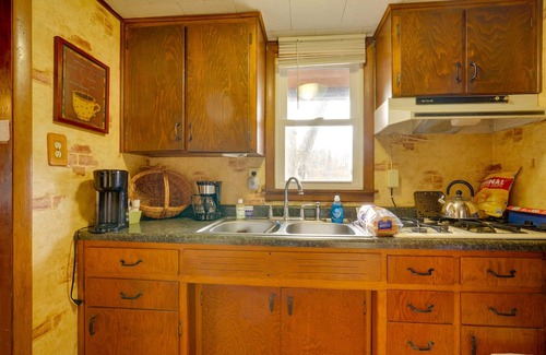 Logansport Cabine | Riverfront ‘Shiitake Cabin’ w/ Private Hot Tub!