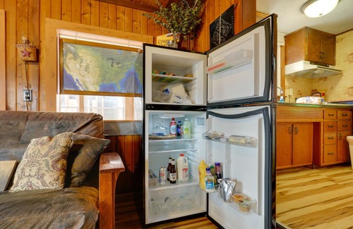 Logansport Cabine | Riverfront ‘Shiitake Cabin’ w/ Private Hot Tub!